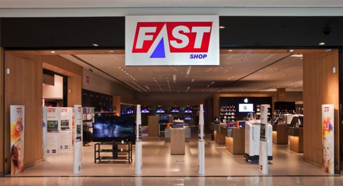 Fast Shop integra canais de venda online e offline com etiquetas eletrônicas