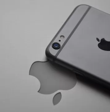 iphone-apple-pixabay-356x364