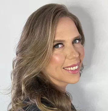 Raquel-Assespro-PR-e1745420034631-356x364