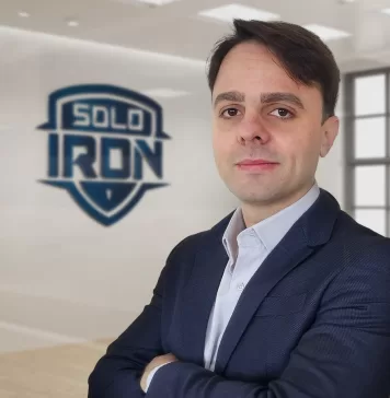 ramon-solo-iron-16x9-1--356x364