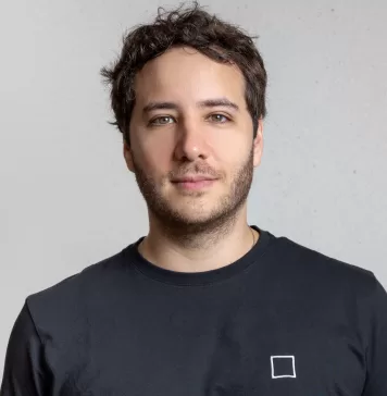 Headshot-Rodrigo-e1747362855856-356x364